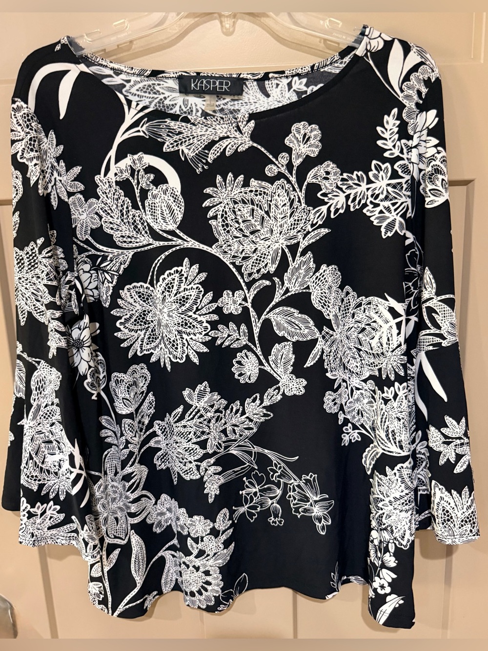 Kasper Black & White Floral Long Sleeve Tee